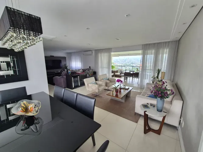 Apartamento com 167 m², 3 suítes, 1 lavabo e 3 vagas de garagem, com ar-condicionado nos q