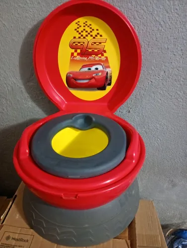 Troninho CARS  - piniquinho