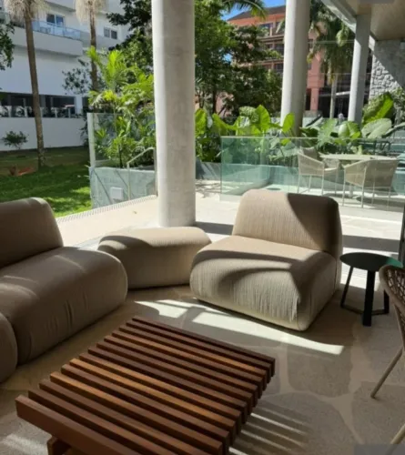 Apartamento para Locação em Florianópolis, Jurerê, 2 dormitórios, 2 suítes, 3 banheiros, 2
