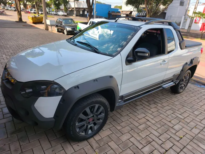 Fiat Strada Adventure 1.8/ 1.8 Locker Flex CE 2017