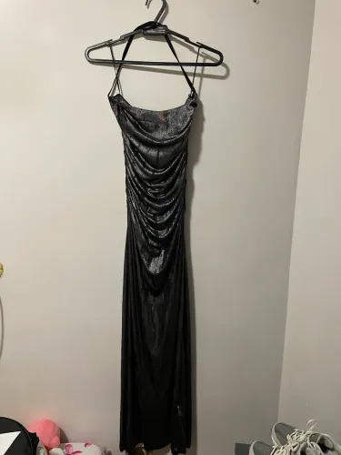 vestido de festa longo prateado diesel
