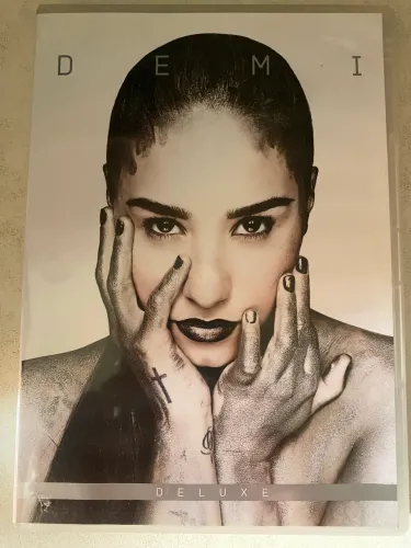 Demi Lovato Deluxe 