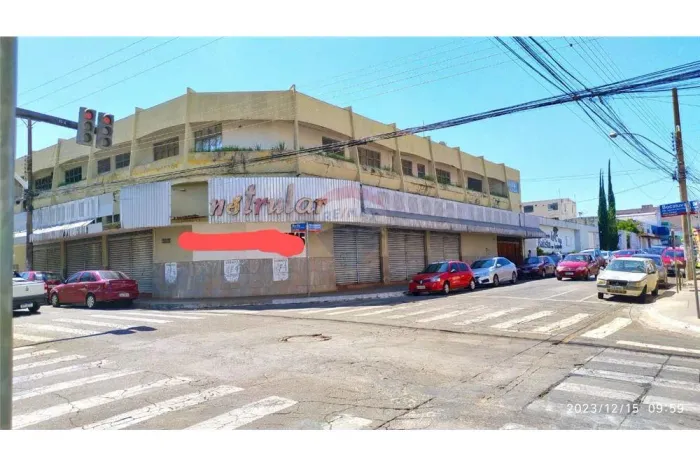 PONTO COMERCIAL COM DOIS APARTAMENTOS SUPERIORES