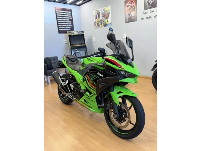 Kawasaki Ninja 500 2025