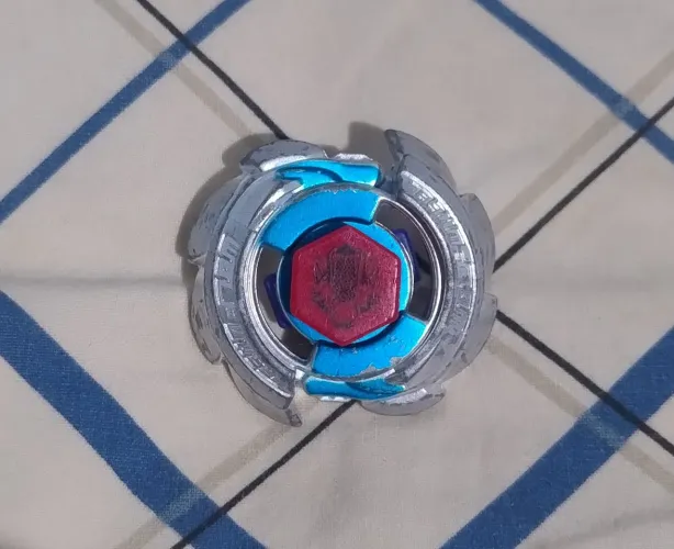 Beyblade Wolf 105F - Metal Fight Beyblade, Takara Tomy