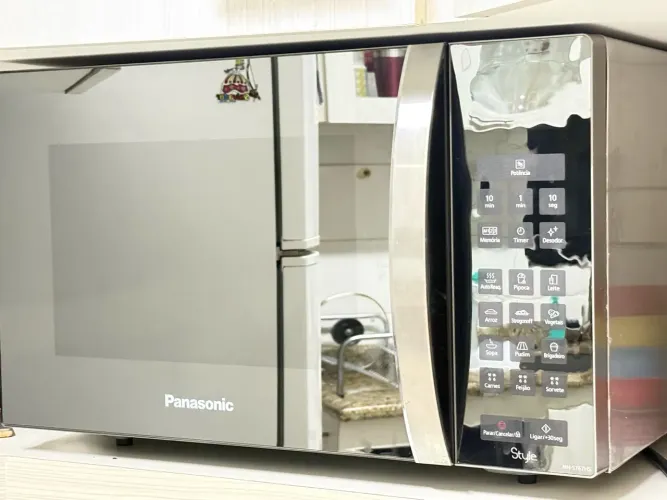 Micro-ondas Panasonic Style 32L Inox 900W