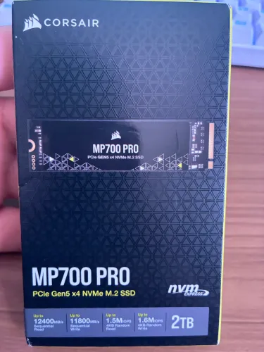 SSD Corsair 2TB - NOVO LACRADO