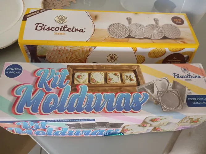 Dois kits moldes biscoiteiras