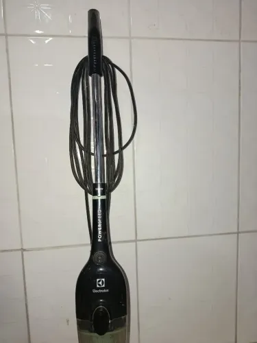 Aspirador de Pó Electrolux Power Speed Preto Bivolt - Excelente Estado