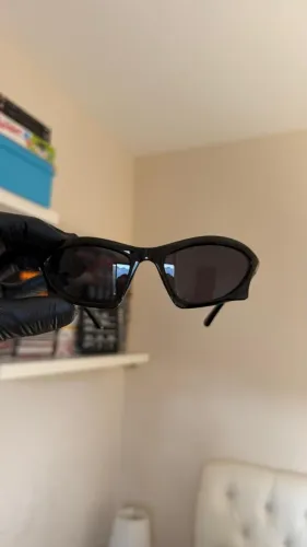 Óculos de Sol Esportivo Preto com Lentes Escuras - Unissex