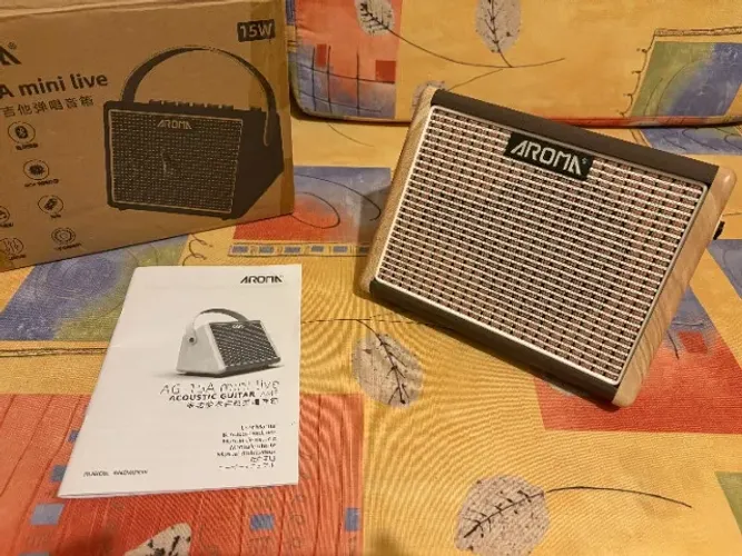 Amplificador Aroma AG-15 p/ violão e voz