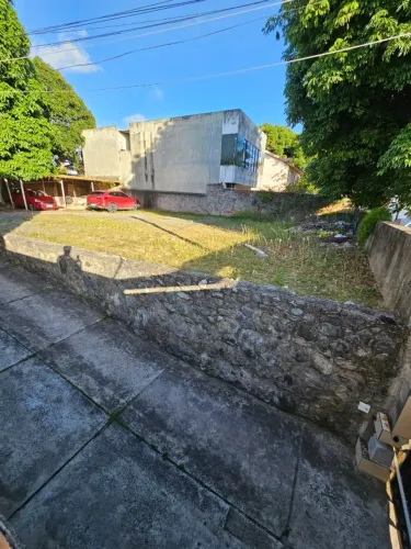 TERRENO 421 m2 Gabarito Liberado (perto da UNEB)