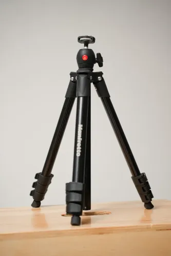 Tripé Manfrotto Compact Light