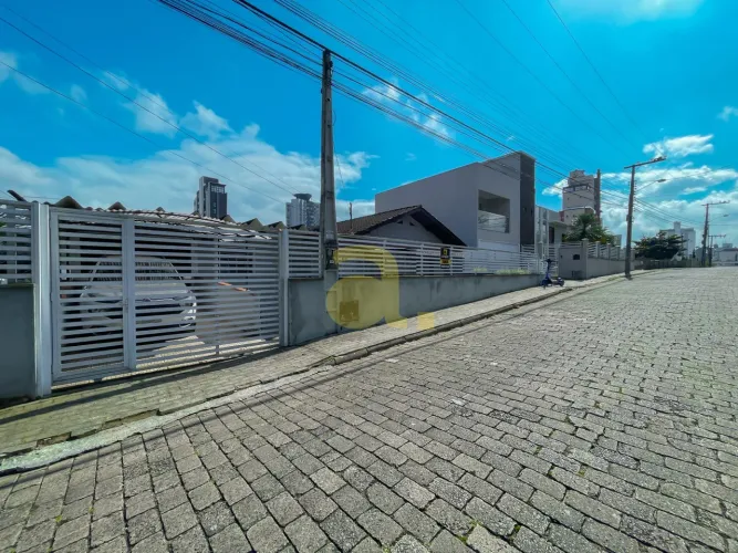 TERRENO EM ÓTIMA LOCALIZAÇÃO NA VILA NOVA, BLUMENAU