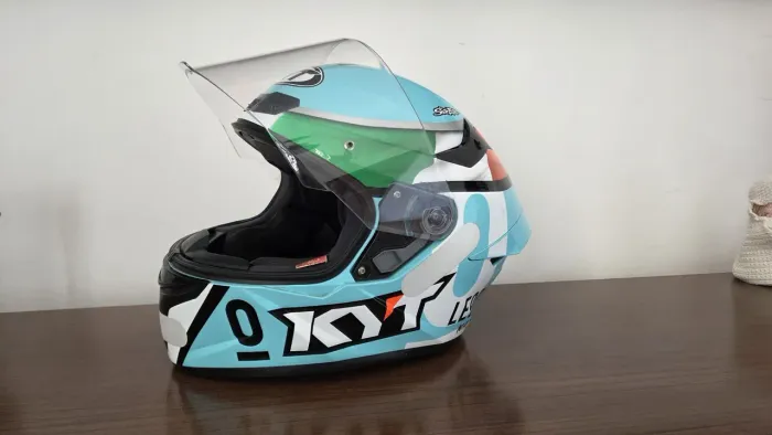 Capacete KYT LEOPARD TAM 58 POUCO USADO