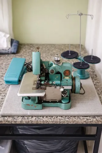 Máquina Overlock Portátil Semi Industrial GN1-6<br>