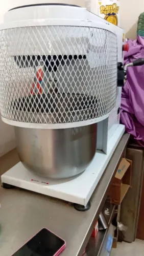 Vendo batedeira industrial!