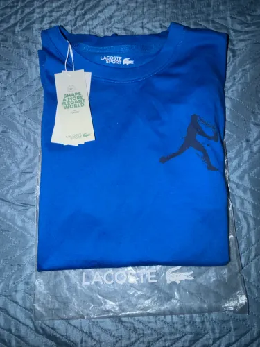 Camiseta Lacoste Sport NovaK Djokovic 2025 (Azul Royal)