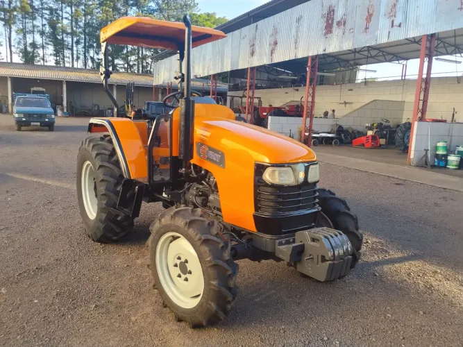 Trator Budny 5040