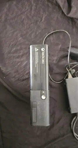XBOX 360 - 1 MANETE + JOGOS