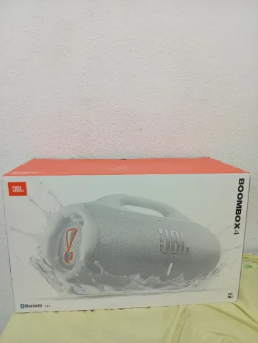 BOMBOX 4