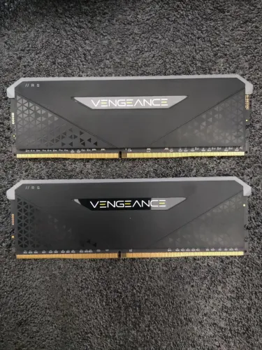 Memoria RAM Corsair Vengeance RGB RS 32GB (2x16GB) DDR4 3200MHz CL16