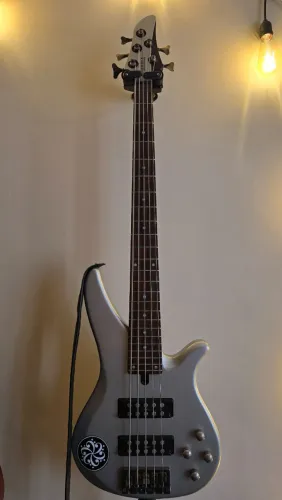 Contra-baixo Yamaha RBX 375 Ativo (5 Cordas) Prata