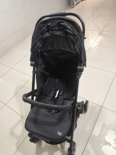 Carrinho de bebê Burigotto ZAP em alumínio preto maleta