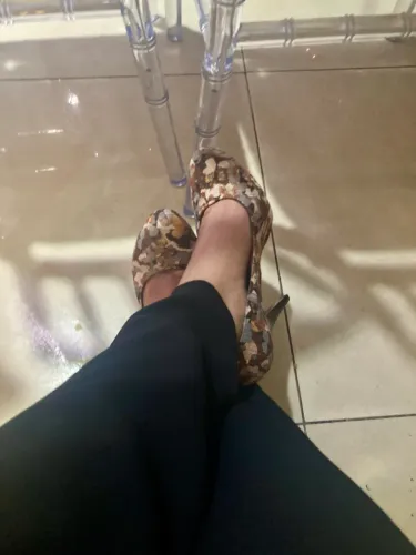 Sapato salto alto fino elegante 