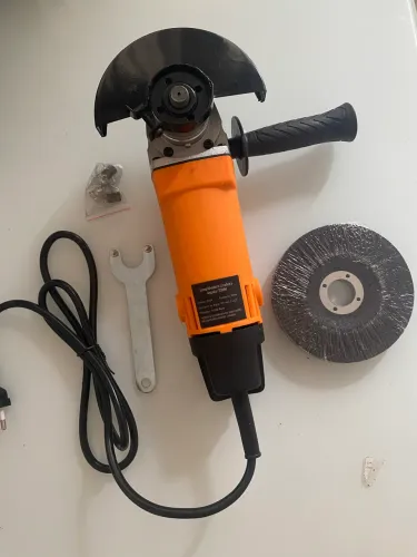 Esmerilhadeira Angular com 3 discos NOVA R$ 200