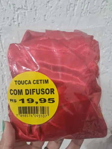 Touca de cetim com difusor nunca usada 