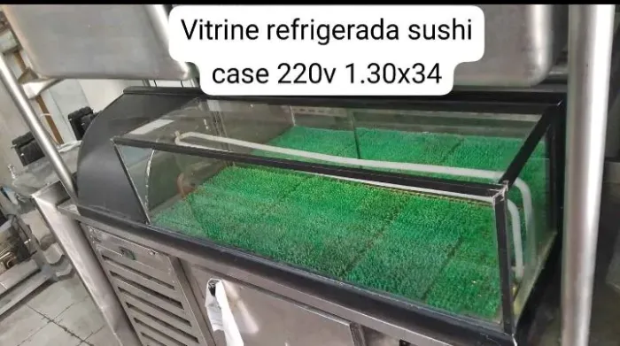 Vitrine refrigerada sushi case