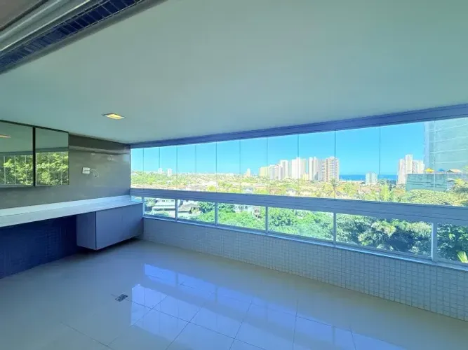 Apartamento em Patamares locação / 4 quartos / 164m2 / 3 vagas de garagem /vista mar