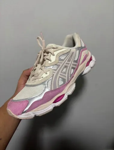 Tênis ASICS Gel NYC Strawberry Pink - Tamanho 42