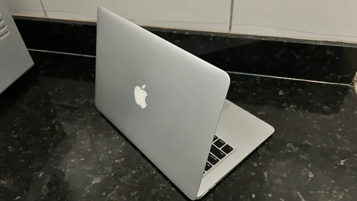 MacBook Air 13, mid 2012, Intel Core i5, 4gb RAM