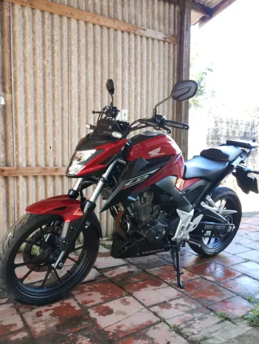 Cb300f Twister .  Vendo ou troco por moto de menos valor .