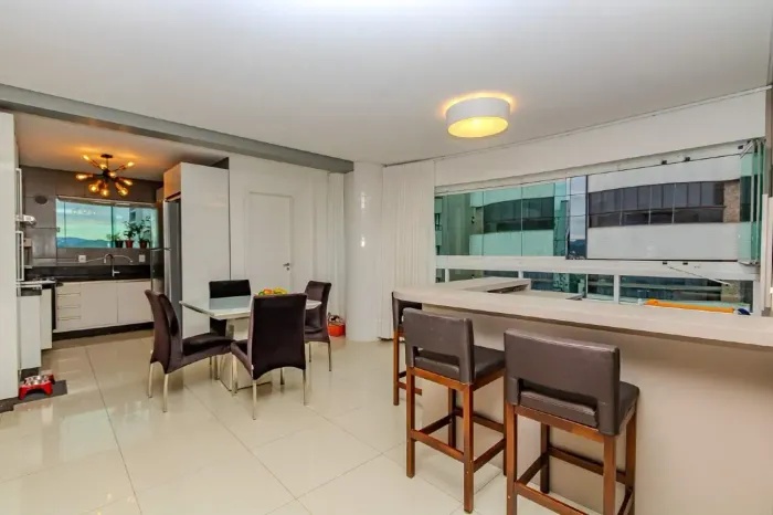 Apartamento à venda no centro de Balneário Camboriú
