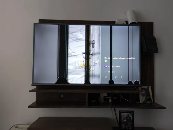 Tv 50" TCL Android TV com tela ruim (leia o anúncio)