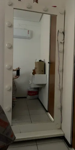 Espelho camarim de chão com lâmpadas