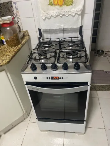 Fogão Brastemp 4 Bocas Seminovo Com Timer Digital (Gás Botijão)