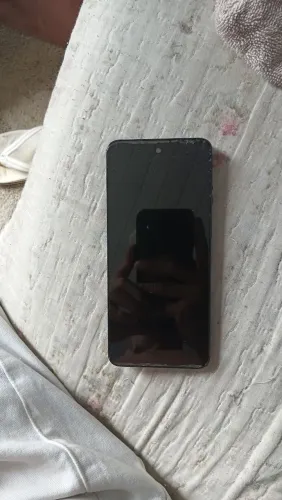 Vendo Motorola g32 com a tela queimada .