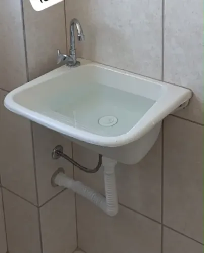 VENDO TANQUE COM TORNEIRA