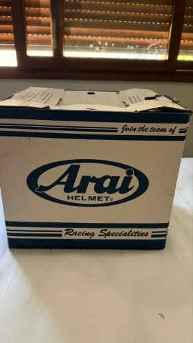 Capacete arai ck-6k infantil kart oficial fia