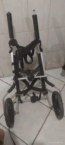 Cadeira de roda de cachorro