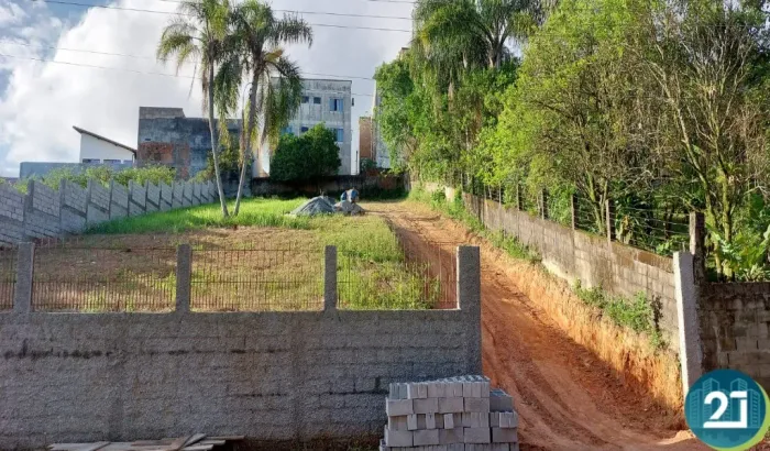 Vendo terreno com 1000m² todo murado com escritura publica dentro de condominio fechado no