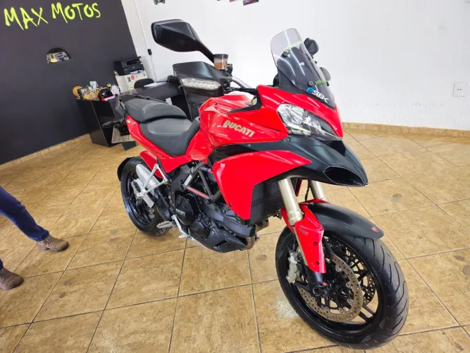 MULTISTRADA 1200 V2 2014 Moto Uso pessoal a 3 Anos