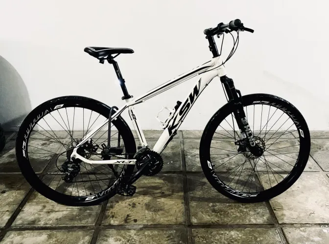 KSW Aro 29 Shimano Pouco Usada + Acessórios