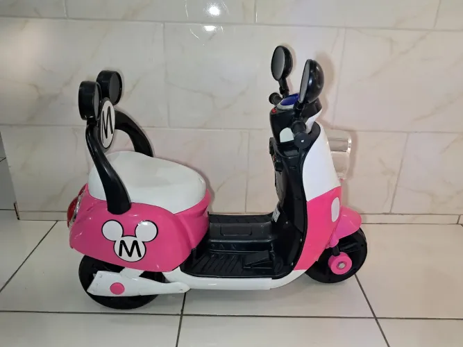 Moto infantil à bateria Minie Rosa
