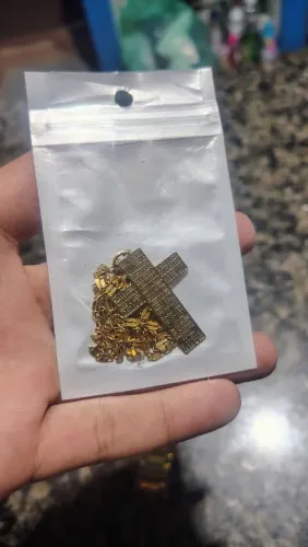Cordão e relógio