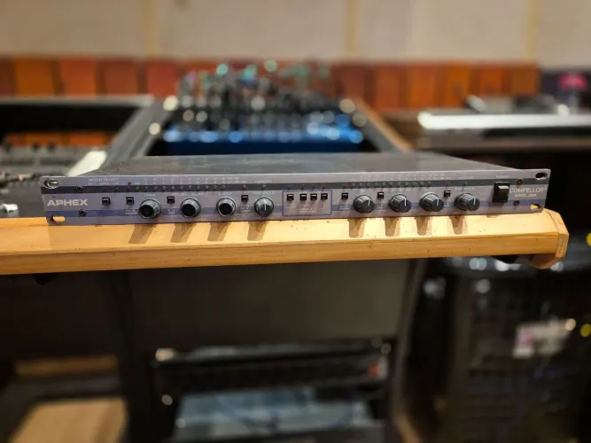 Compressor aphex compellor 320a
